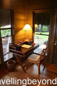 bora-bora-hotel-bedroom-desk