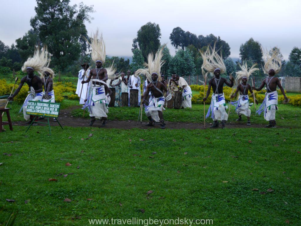 rwanda-gorilla-trek-1