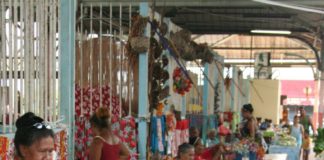 bora-bora-papeete-market-2