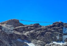 ไต่สะพานแขวนบนความสูง 3000 เมตรและเดินไปบนธารน้ำแข็งที่ Glacier 3000