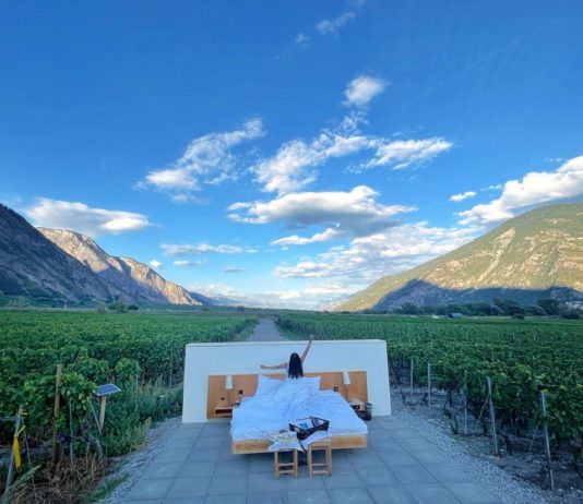 Null Stern Hotel โรงแรมไร้ดาวที่มีดาวให้นอนนับเป็นล้านดวง