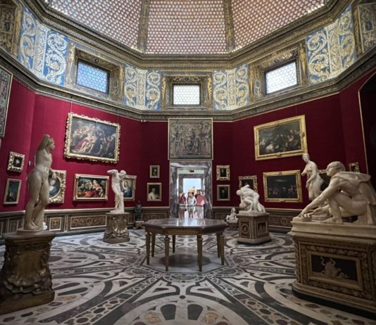 สำลักงานศิลป์ที่ Florence