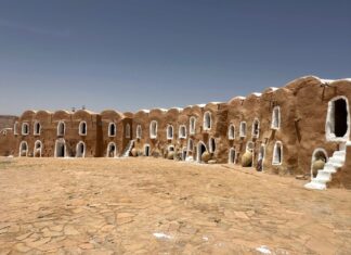 จัดเต็มรีวิวประเทศ Ͳυηιѕια