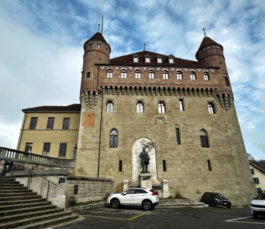 เอ็กซ์คลูซีฟทัวร์ที่ Château Saint-Maire ปราสาทโบราณที่กลายเป็นที่ทำการรัฐสุดไฮเทค